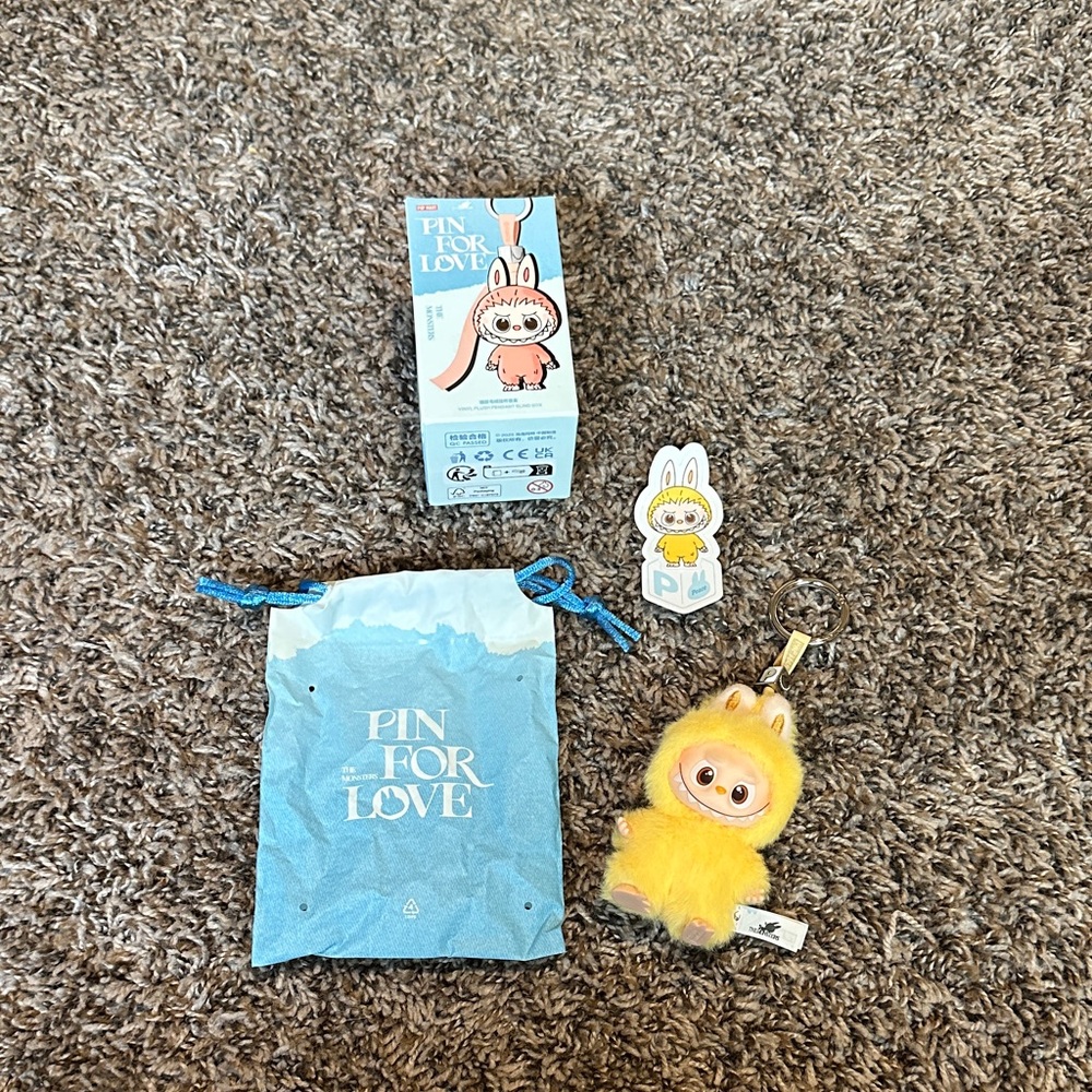 Pin for love Labubu P